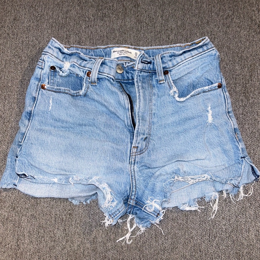 Abercrombie & Fitch The Mom Short High Rise Denim Size 0